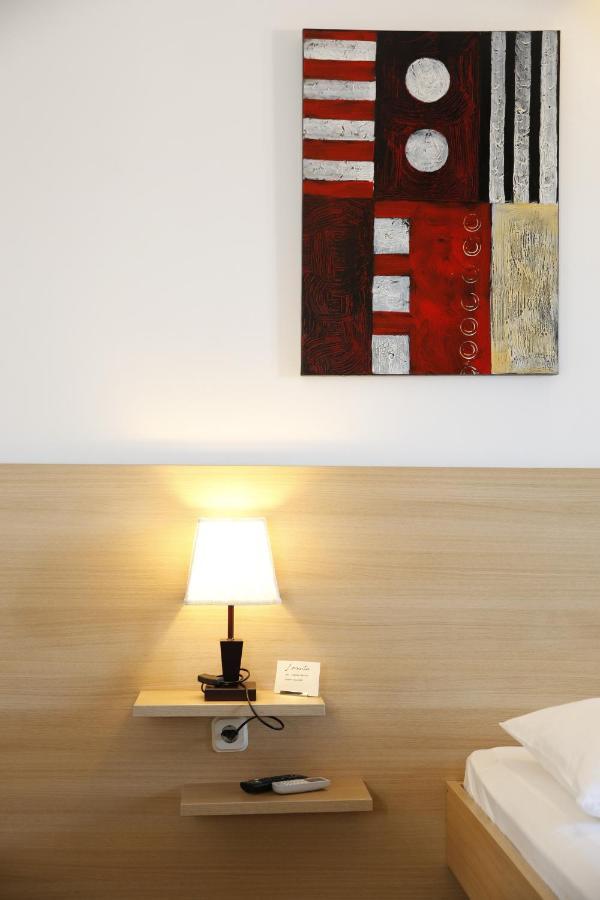 Guest House Lorenta Βόντιτσε Εξωτερικό φωτογραφία